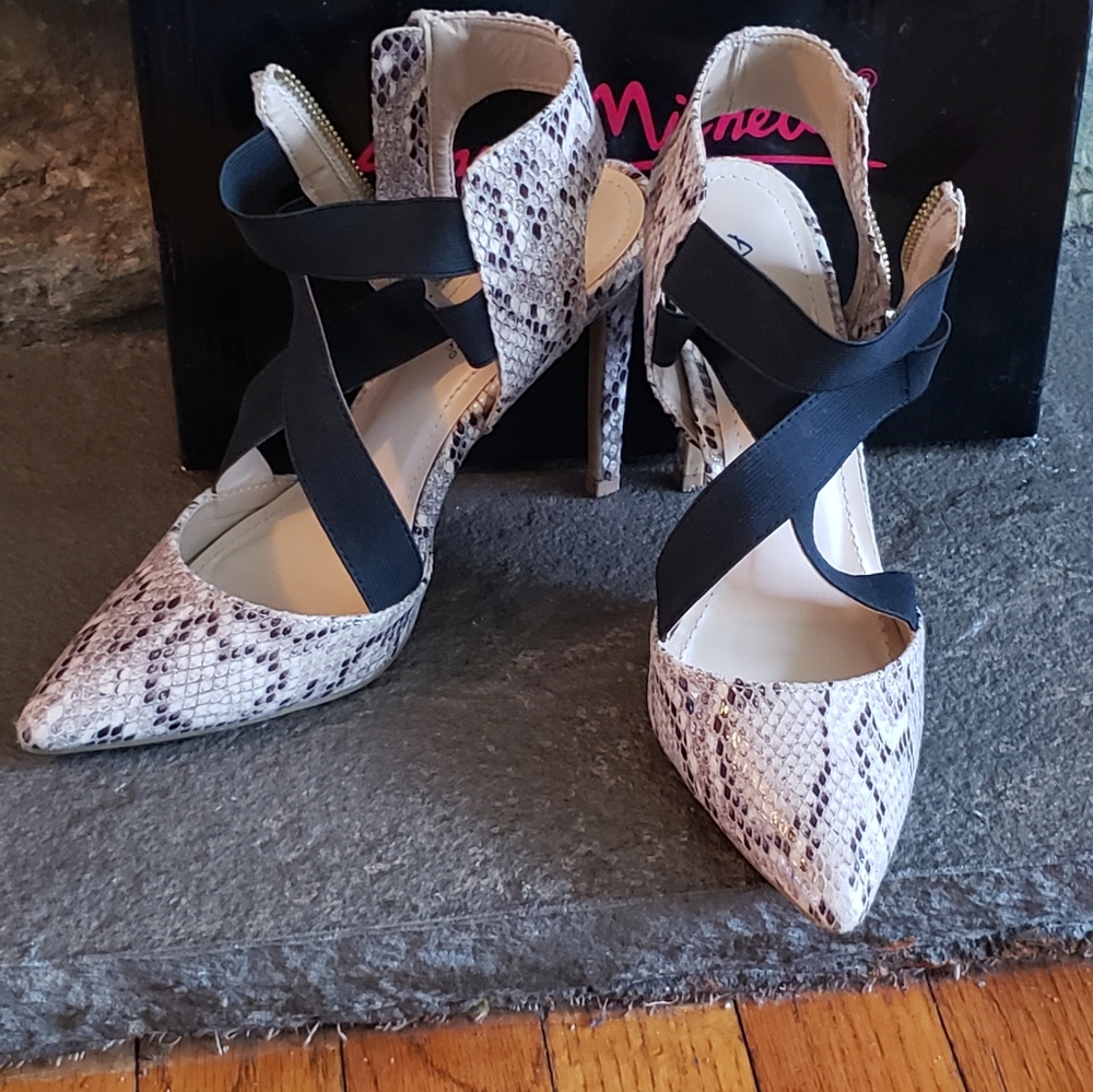Snake skinned heels - Picture 6 of 6